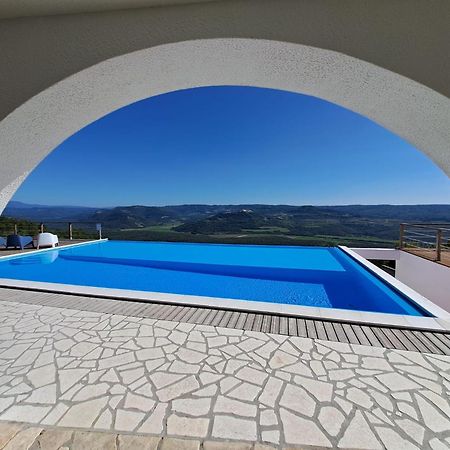 Villa San Silvestro Oprtalj Exteriör bild