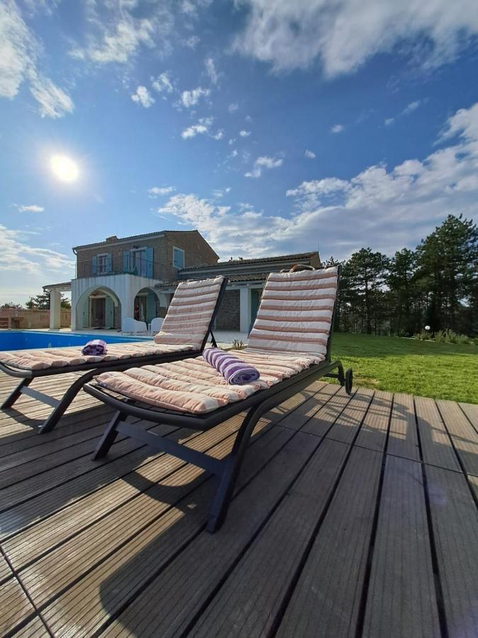 Villa San Silvestro Oprtalj Exteriör bild